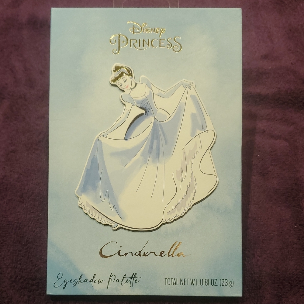 Disney Princess Cinderella Eyeshadow Palette With 12 Colors